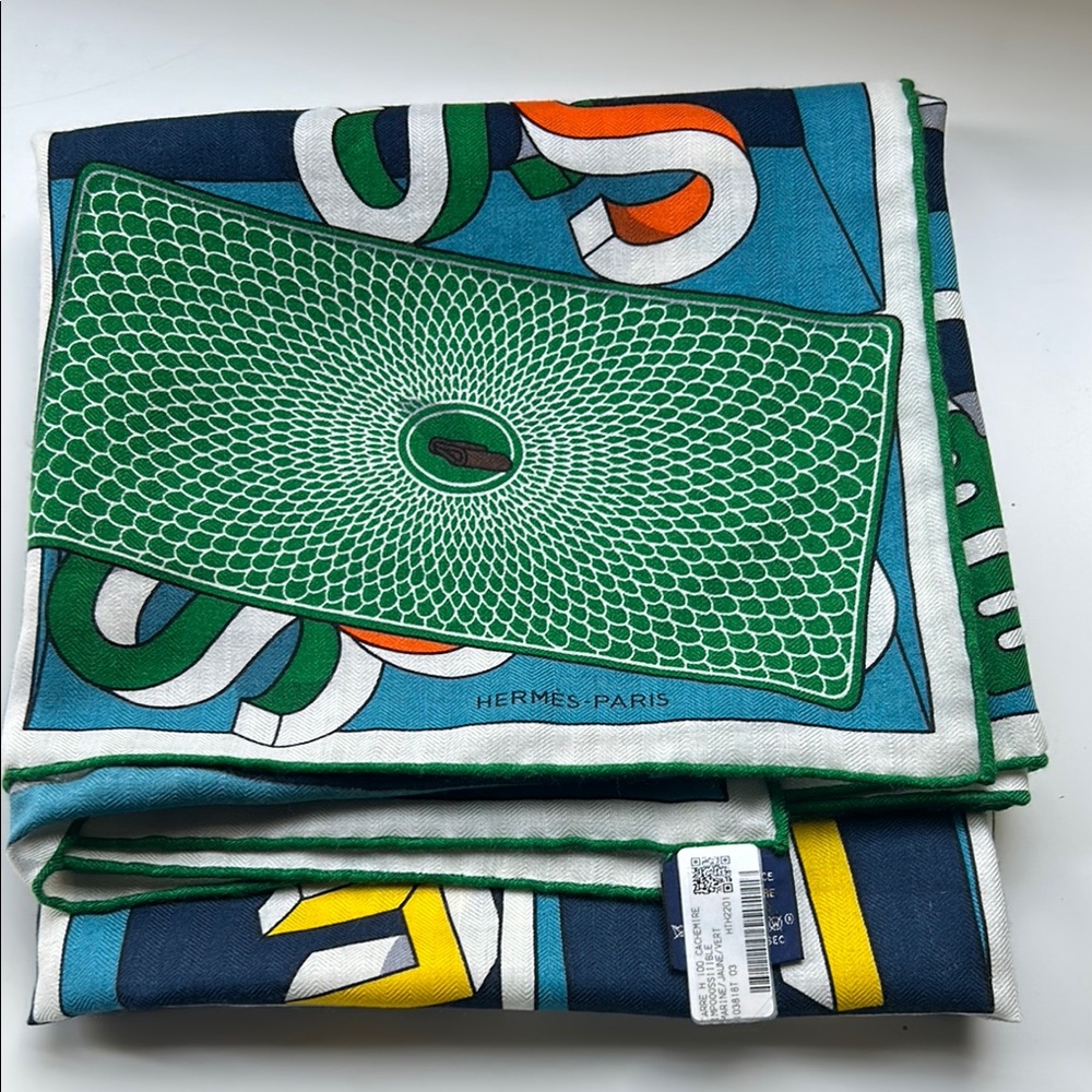 Hermès Multicolor Graphic cashmere Silk Scarf - Picture 4 of 6